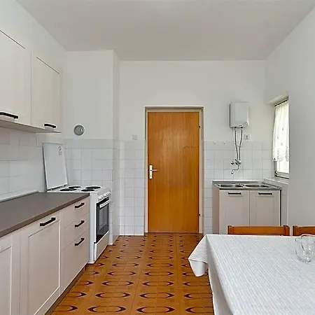 407 Fažana