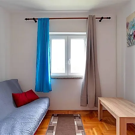 407 Fažana